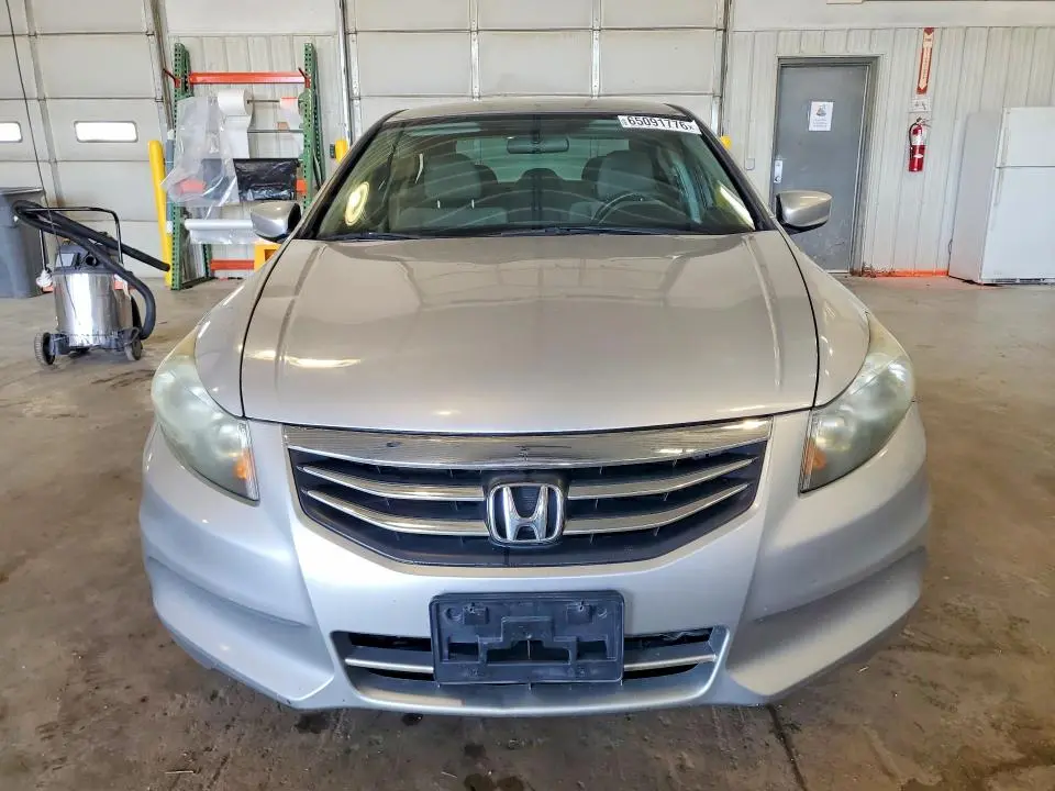 2011 HONDA ACCORD LX  