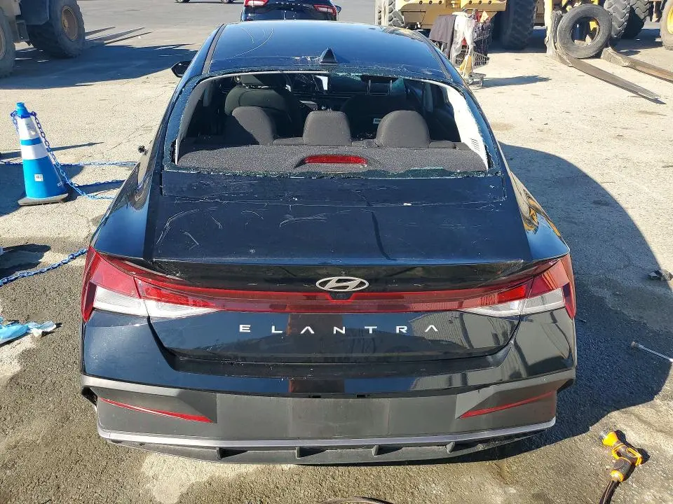2024 HYUNDAI ELANTRA SEL  