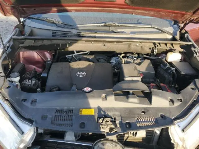 2018 TOYOTA HIGHLANDER LE  