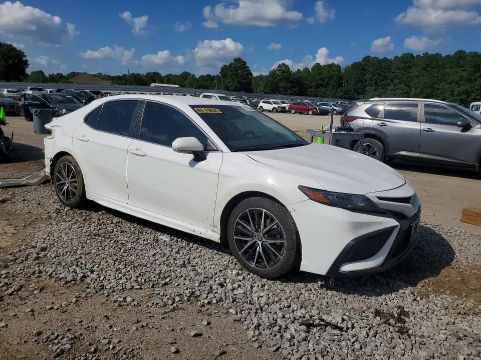 2024 TOYOTA CAMRY   