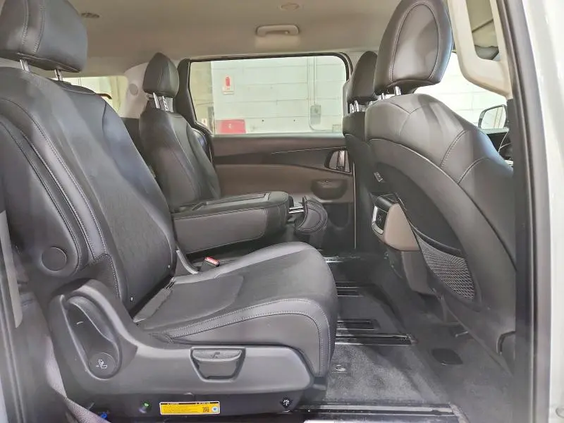 2026 KIA CARNIVAL LXS  