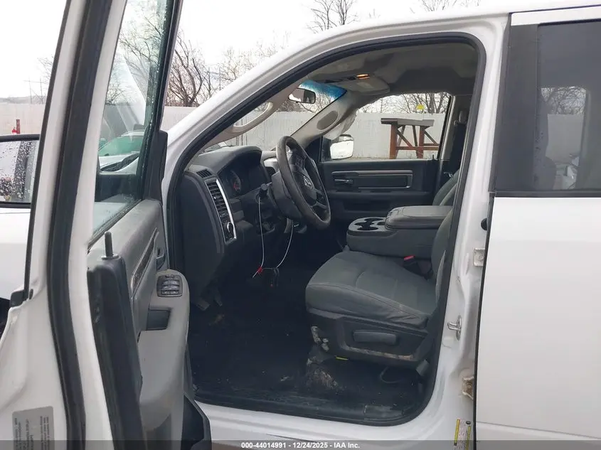 2017 RAM 1500 SLT  4X4 6'4 BOX