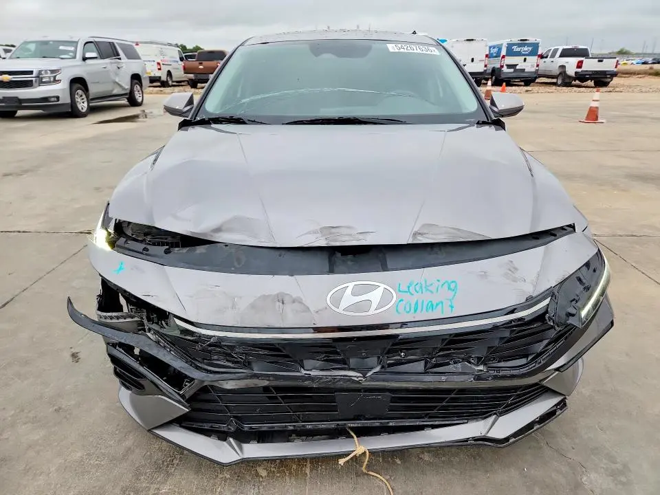 2024 HYUNDAI ELANTRA SEL  