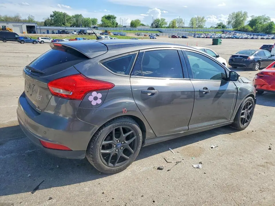 2016 FORD FOCUS SE  