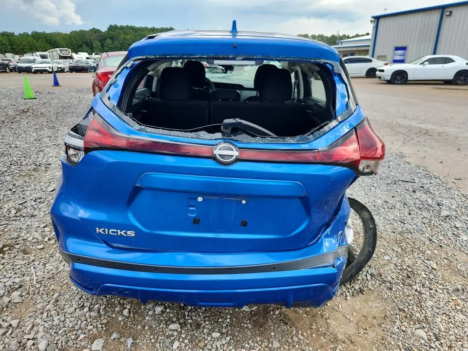 2022 NISSAN KICKS S  