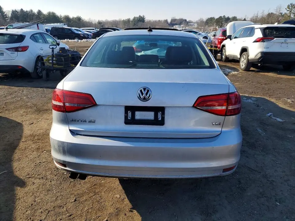 2015 VOLKSWAGEN JETTA SE  