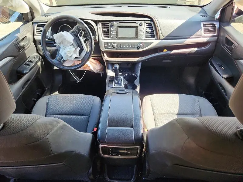 2016 TOYOTA HIGHLANDER LE  