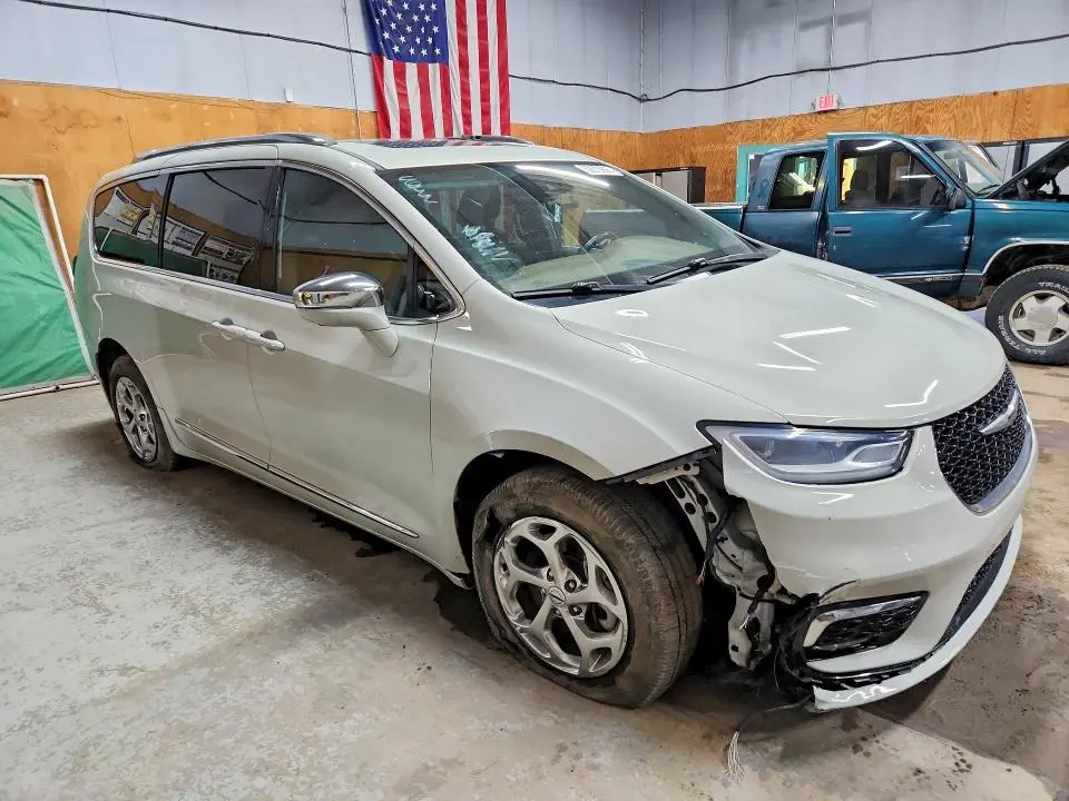 2021 CHRYSLER PACIFICA LIMITED  