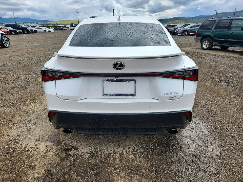 2021 LEXUS IS 300  