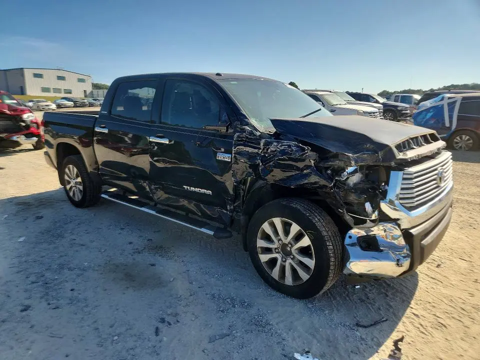 2017 TOYOTA TUNDRA CREWMAX LIMITED  