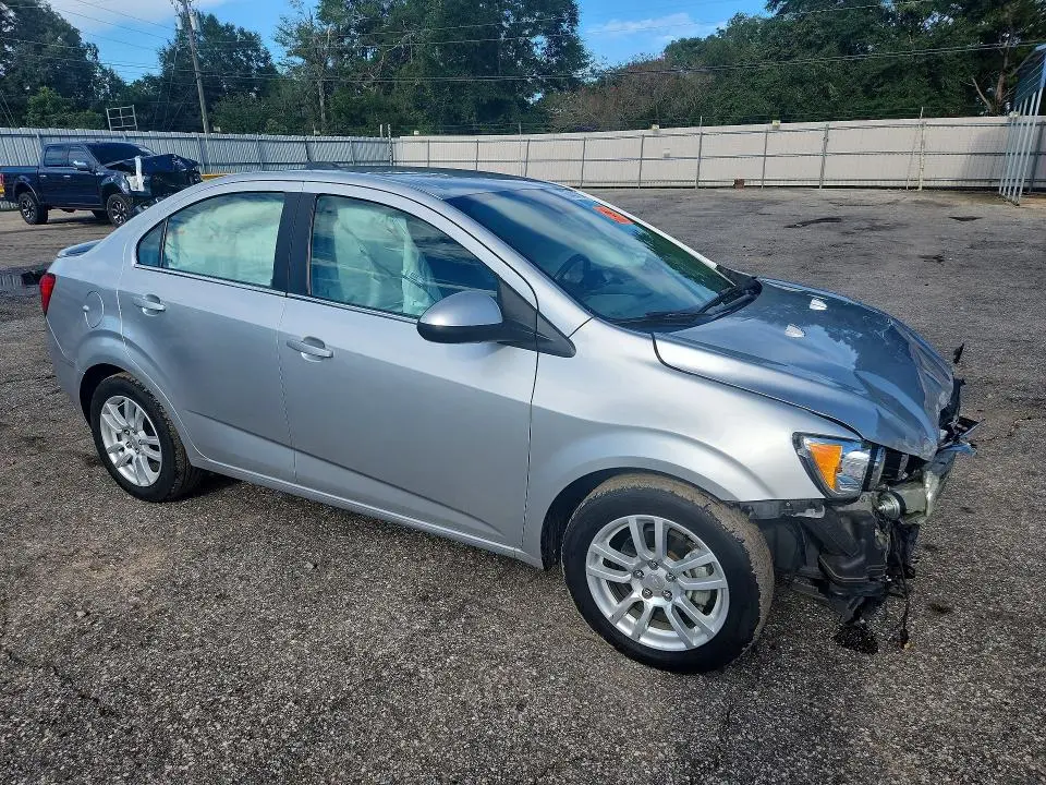 2016 CHEVROLET SONIC LT  