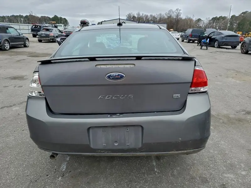 2010 FORD FOCUS SE  