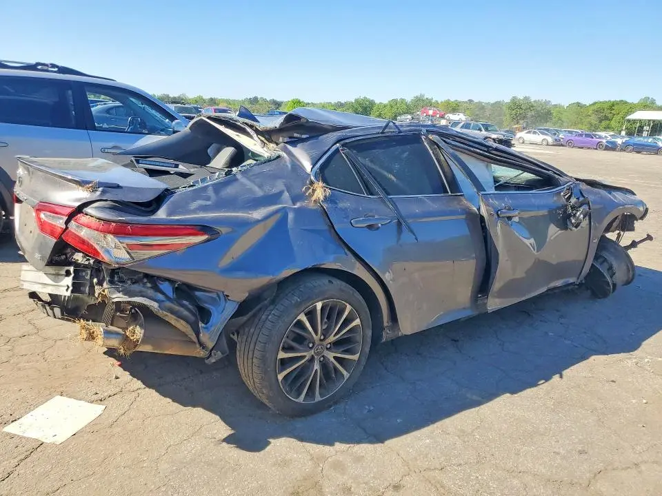 2019 TOYOTA CAMRY SE  