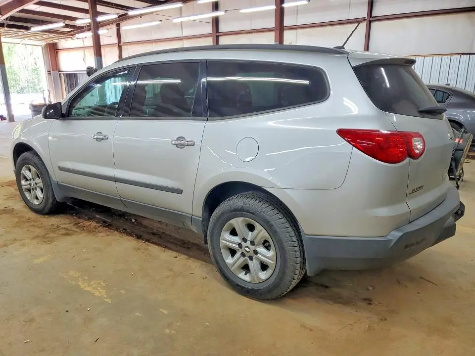 2011 CHEVROLET TRAVERSE LS  