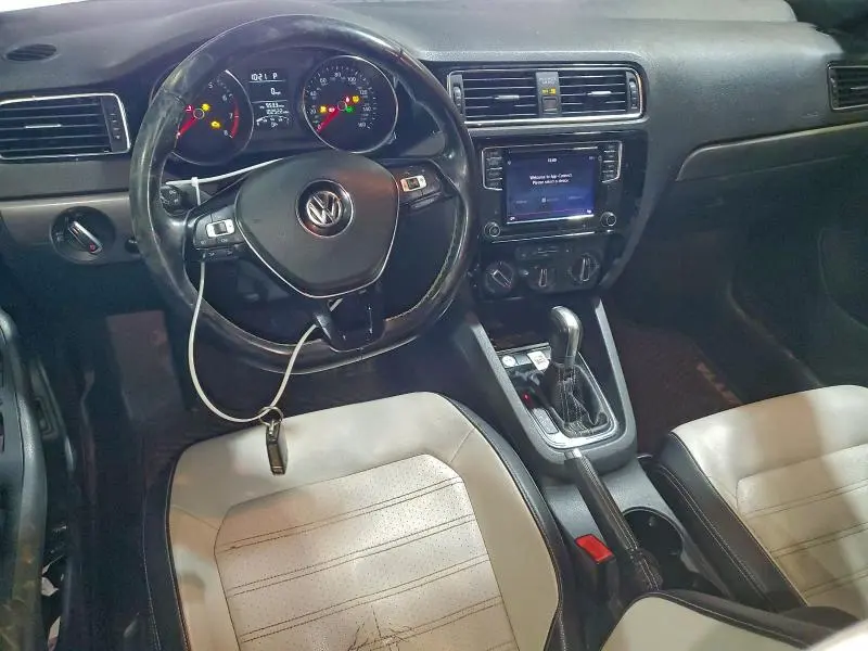 2016 VOLKSWAGEN JETTA SPORT  