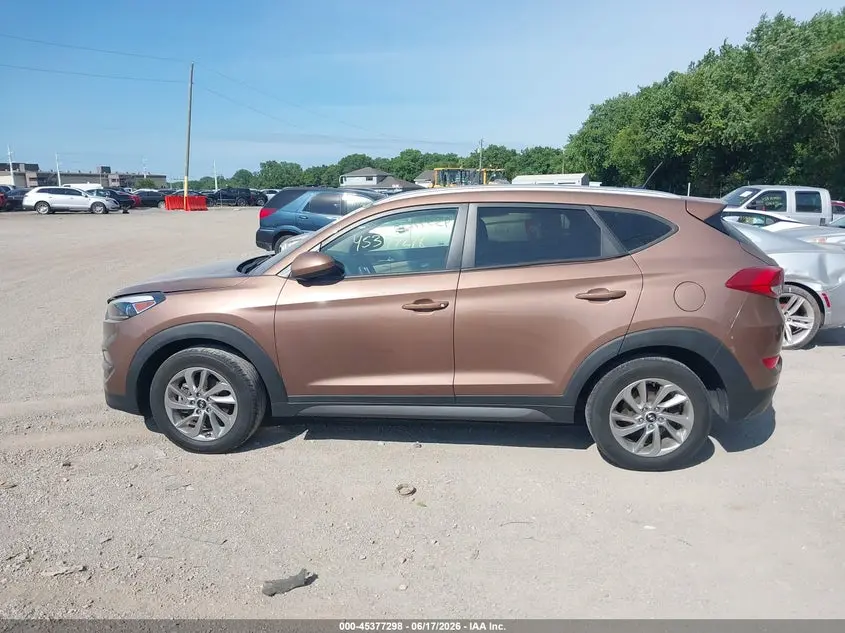 2016 HYUNDAI TUCSON SE