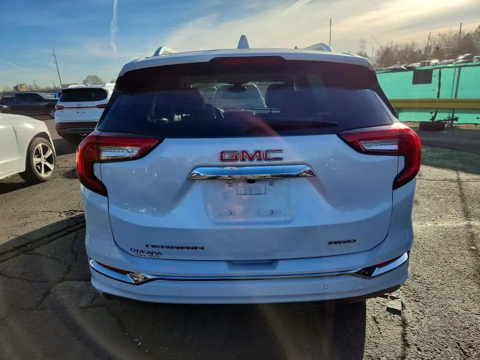 2023 GMC TERRAIN DENALI  