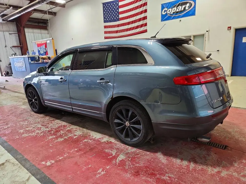 2010 LINCOLN MKT   