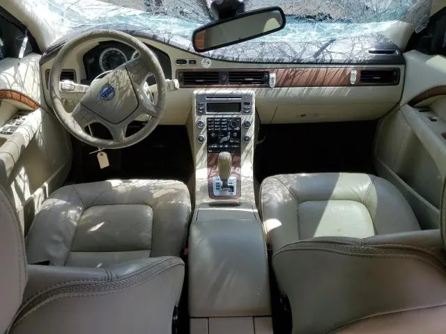2010 VOLVO XC70 3.2  