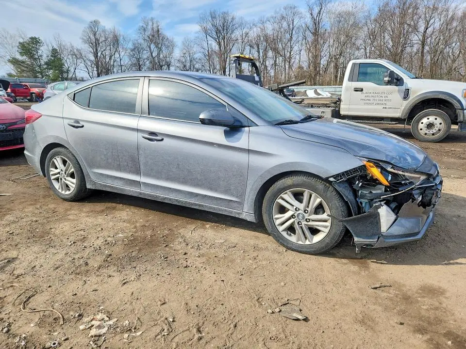 2020 HYUNDAI ELANTRA SEL  