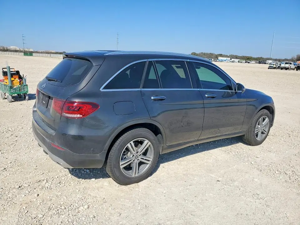 2022 MERCEDES-BENZ GLC 300  