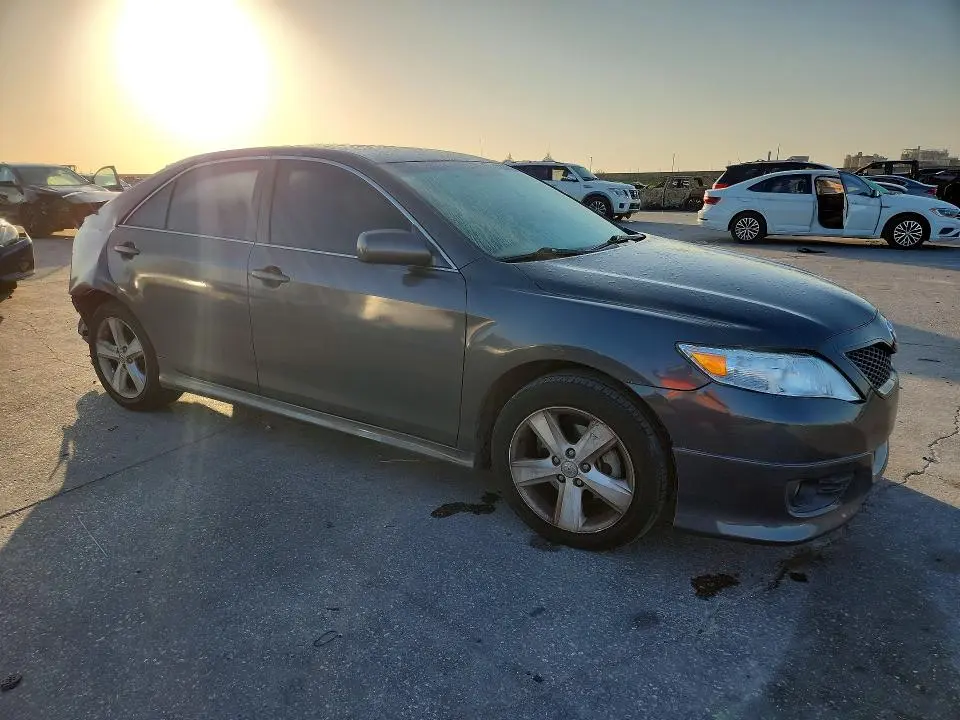2010 TOYOTA CAMRY SE V6  