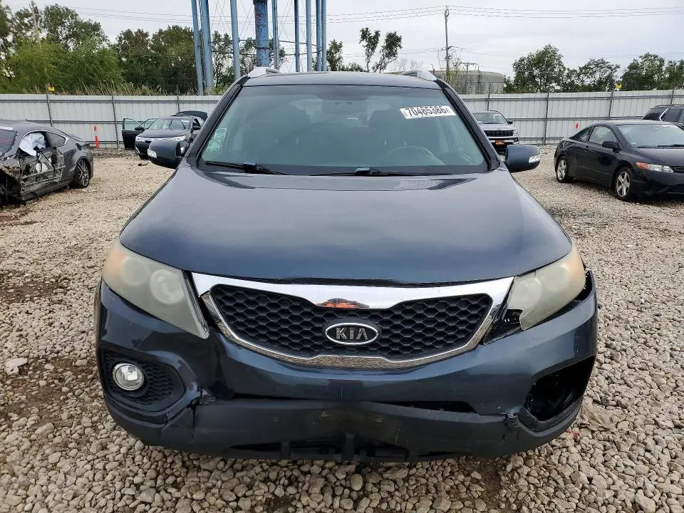 2011 KIA SORENTO LX  