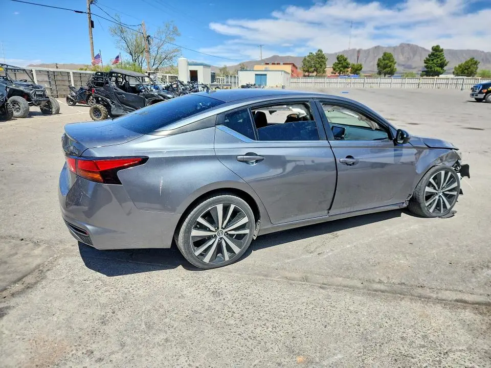 2019 NISSAN ALTIMA SR  