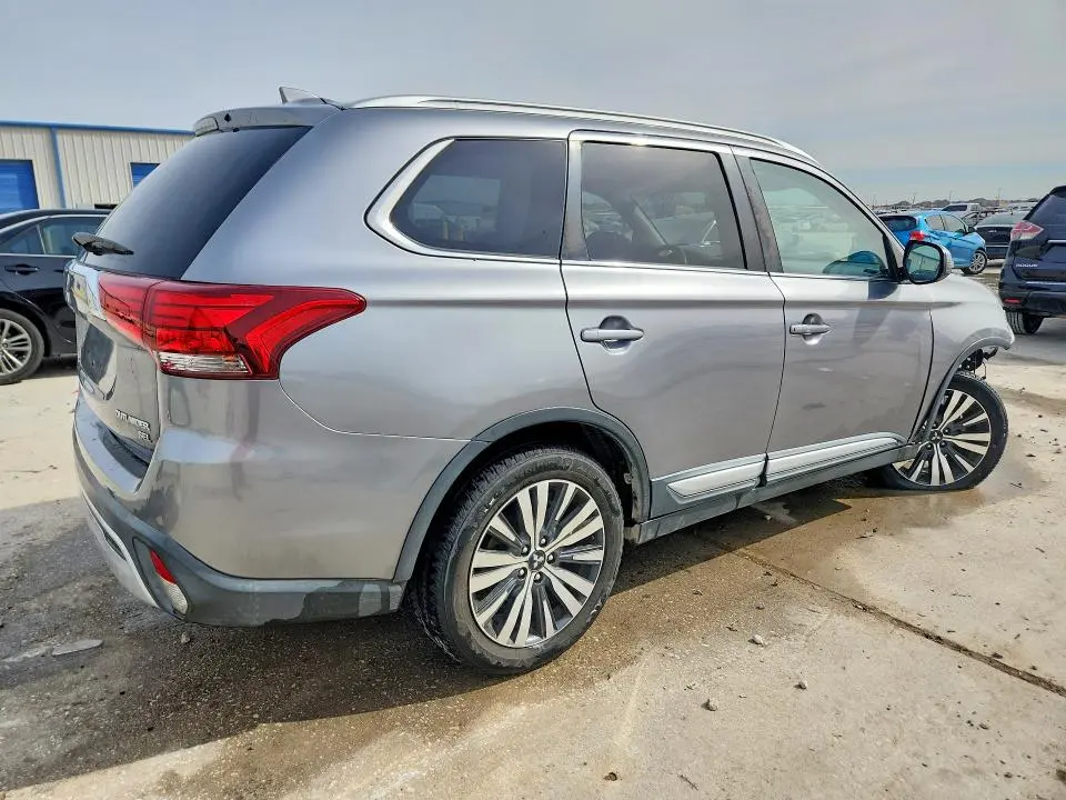 2019 MITSUBISHI OUTLANDER SE  