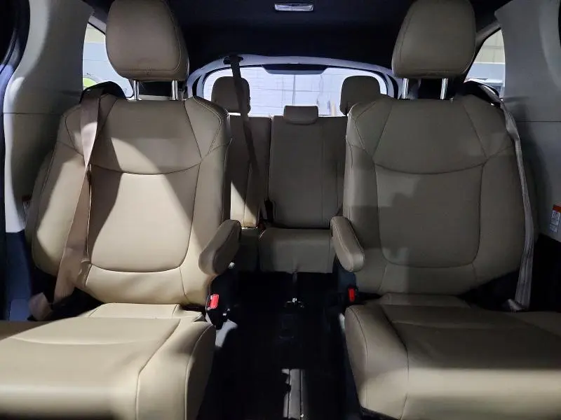 2021 TOYOTA SIENNA   