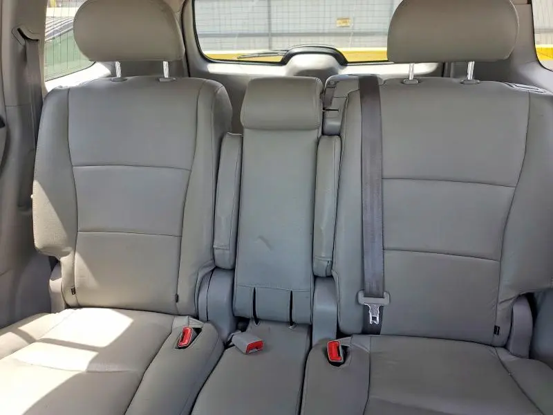 2013 TOYOTA HIGHLANDER PLUS  