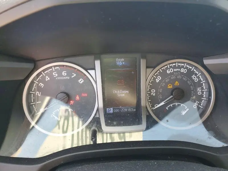 2018 TOYOTA TACOMA SR5  