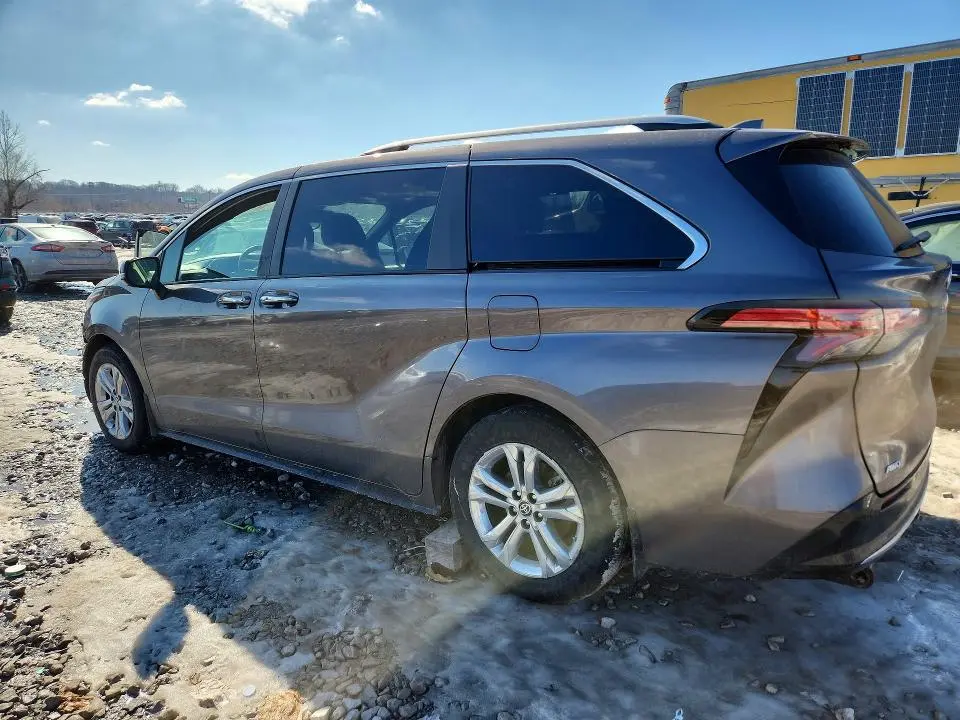 2023 TOYOTA SIENNA LIMITED  