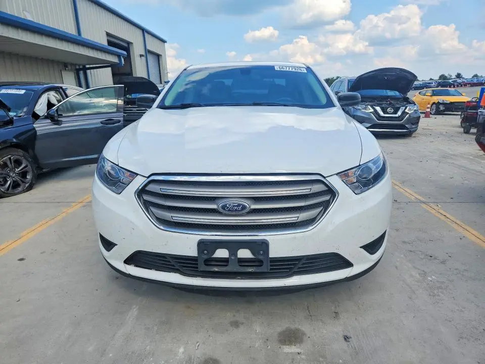 2017 FORD TAURUS SE  