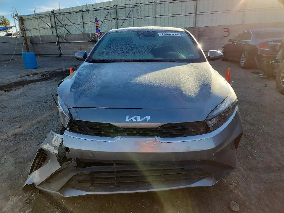 2022 KIA FORTE FE  
