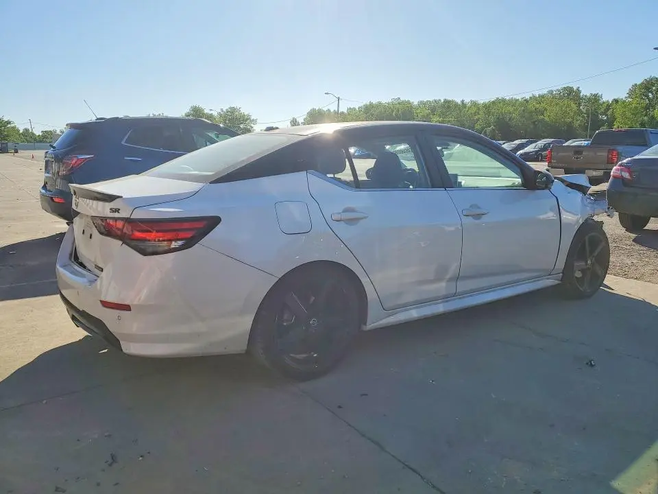 2022 NISSAN SENTRA SR  
