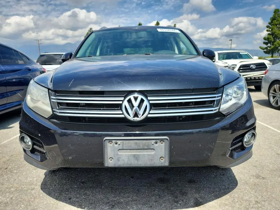 2014 VOLKSWAGEN TIGUAN S  
