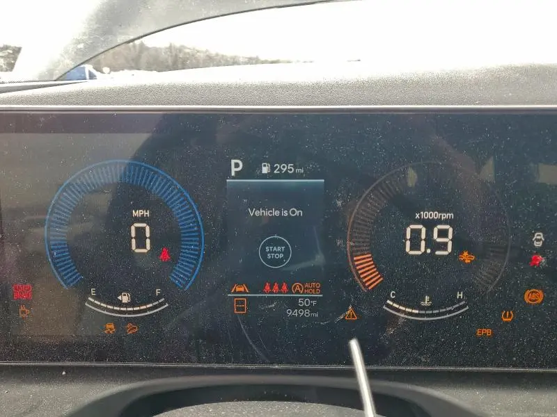 2025 HYUNDAI TUCSON SE  