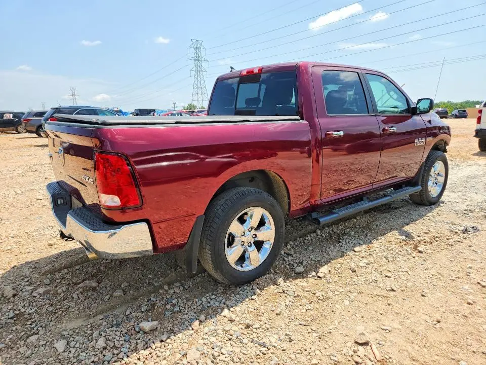 2016 RAM 1500 SLT  
