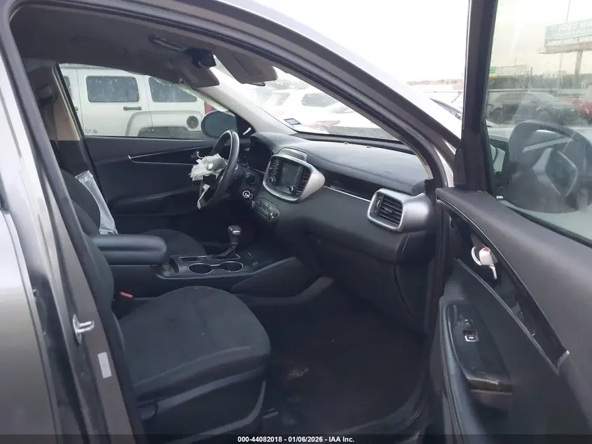 2019 KIA SORENTO 2.4L LX