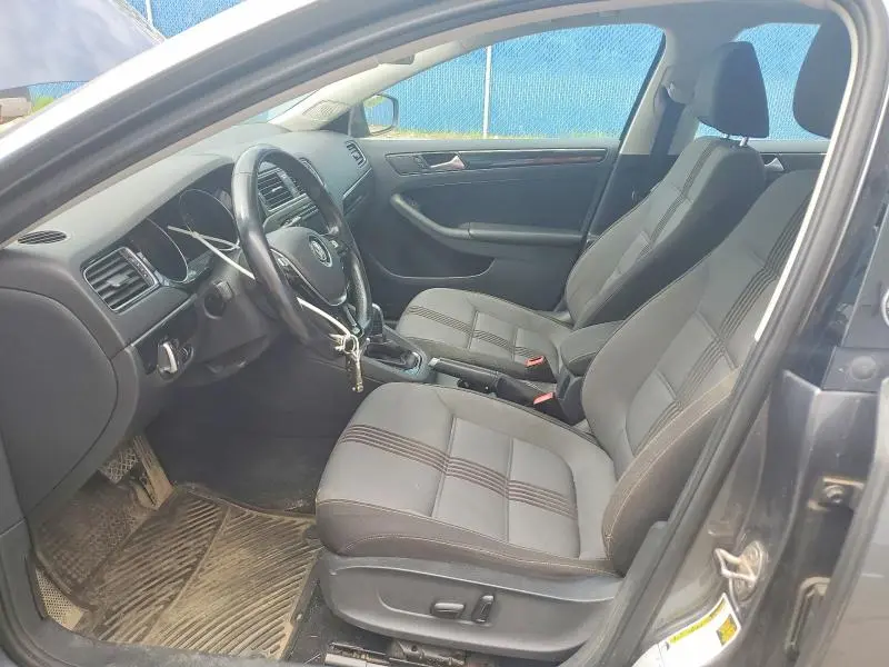 2017 VOLKSWAGEN JETTA SE  