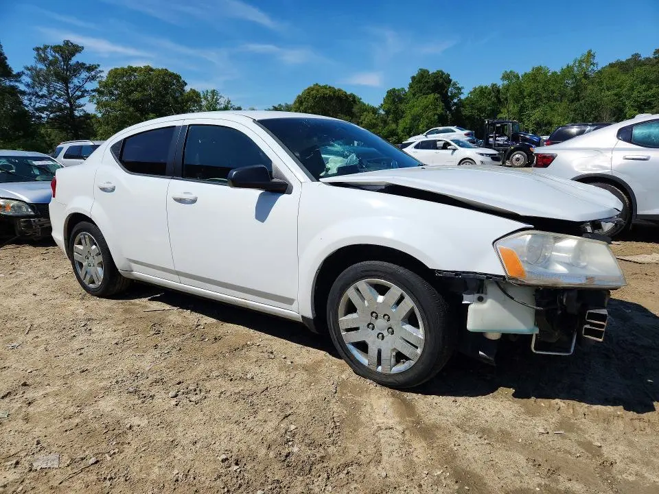 2014 DODGE AVENGER SE  