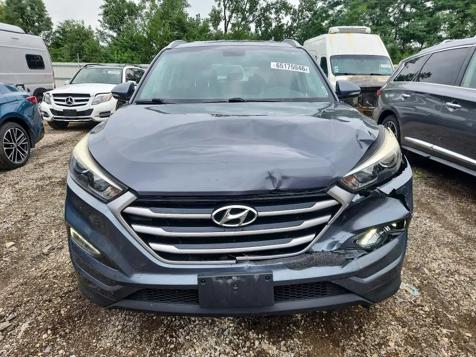 2017 HYUNDAI TUCSON SE PLUS  