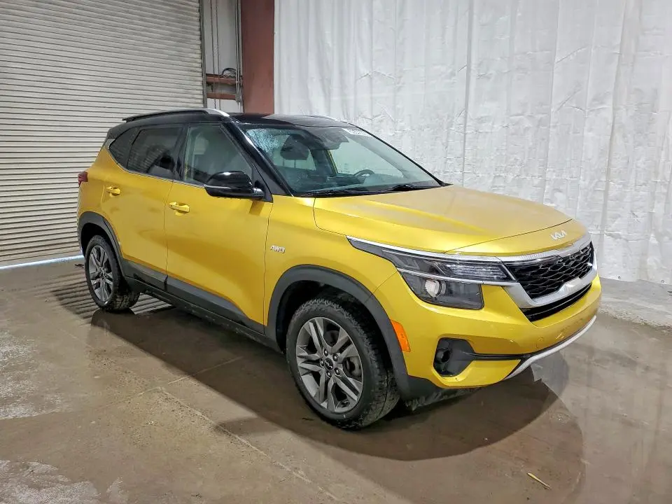 2022 KIA SELTOS S  