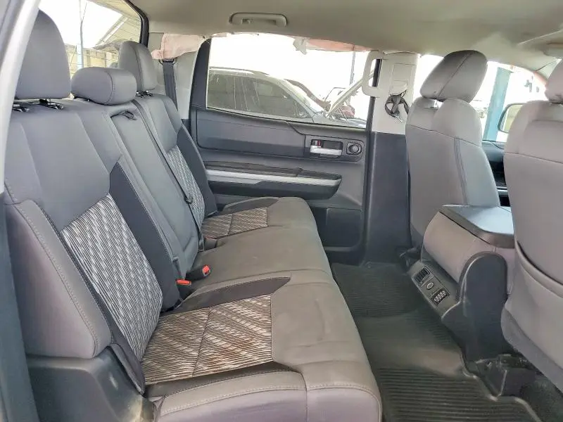 2019 TOYOTA TUNDRA CREWMAX SR5  