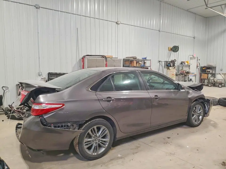 2015 TOYOTA CAMRY SE  