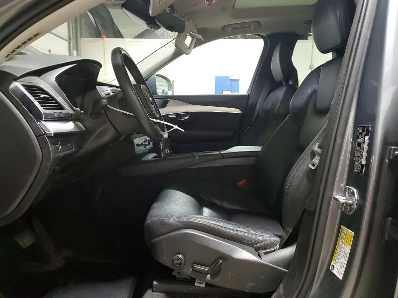 2018 VOLVO XC90 T5  
