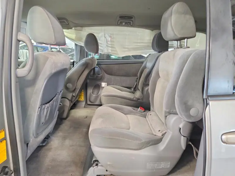 2010 TOYOTA SIENNA LE 7-PASSENGER  