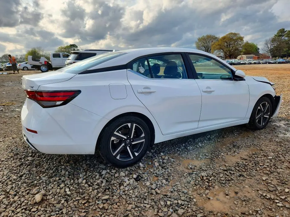 2024 NISSAN SENTRA SV  