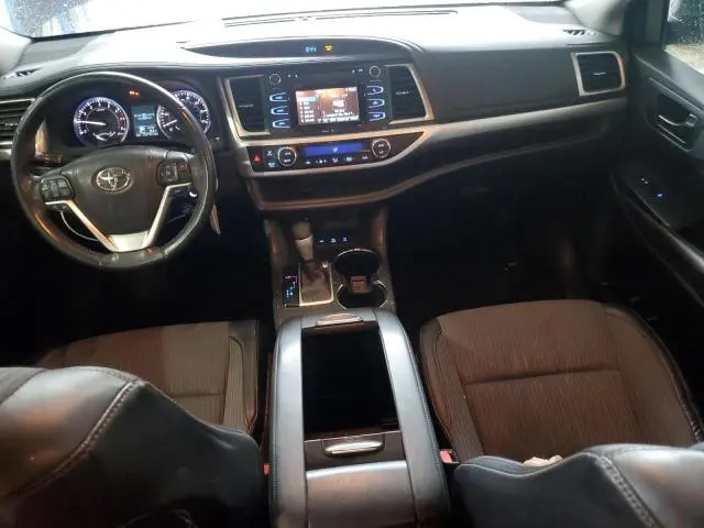 2015 TOYOTA HIGHLANDER LE  